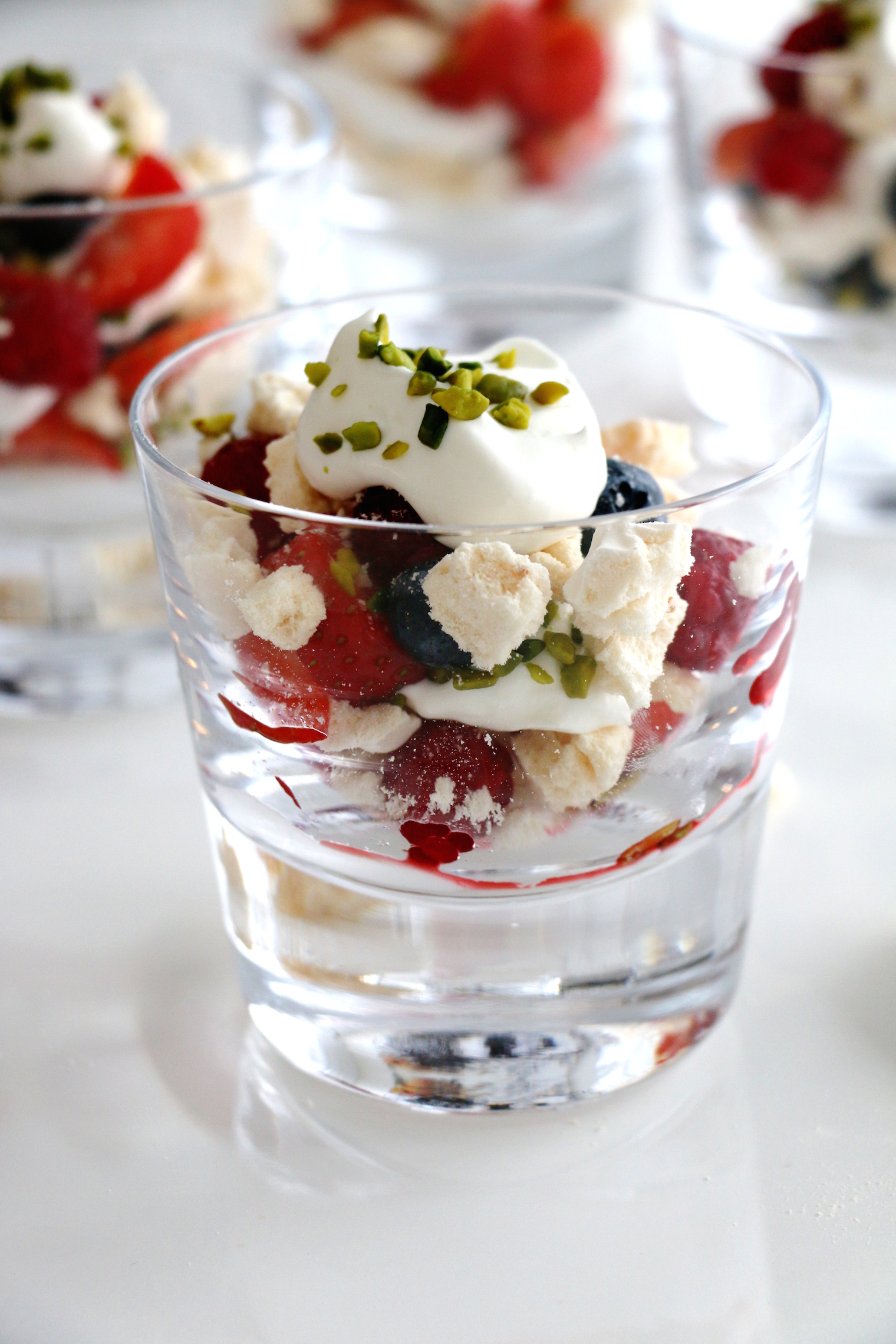 mixed berries and cream verrines | www.savormania.com