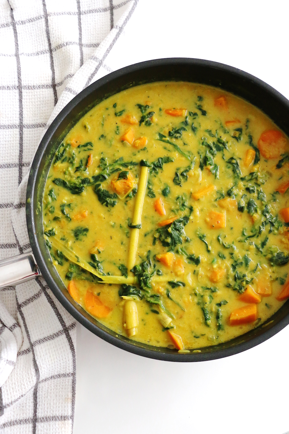 sweet potato and red lentil coconut curry | www.savormania.com